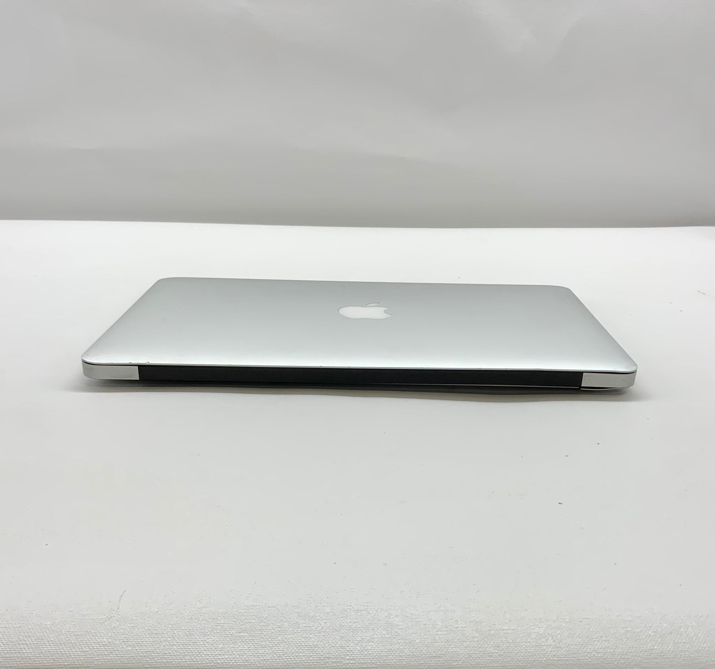 APPLE Macbook Air A1466 2015 13" Laptop i5 5250U 8GB 128GB Monterey