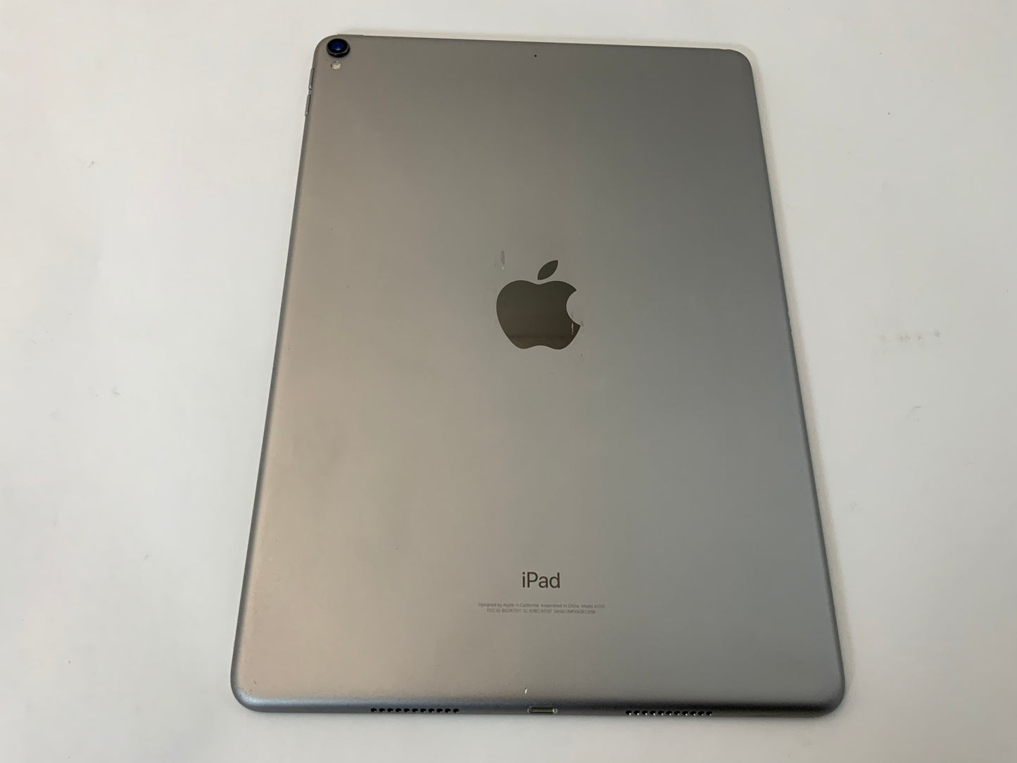 APPLE iPad Pro A1701 10.5" 64GB WiFi iOS Space Gray iOS - Very Good