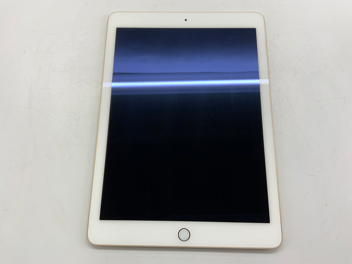 APPLE iPad Air 2 A1566 9.7" Tablet 64GB Gold/White iOS 15