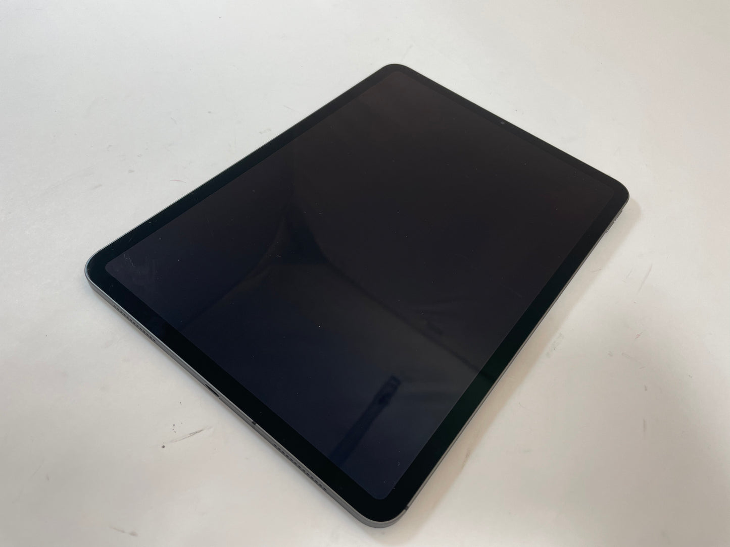APPLE iPad Pro 11" 2nd Gen A2068 128 GB Space Gray Unlocked iOS