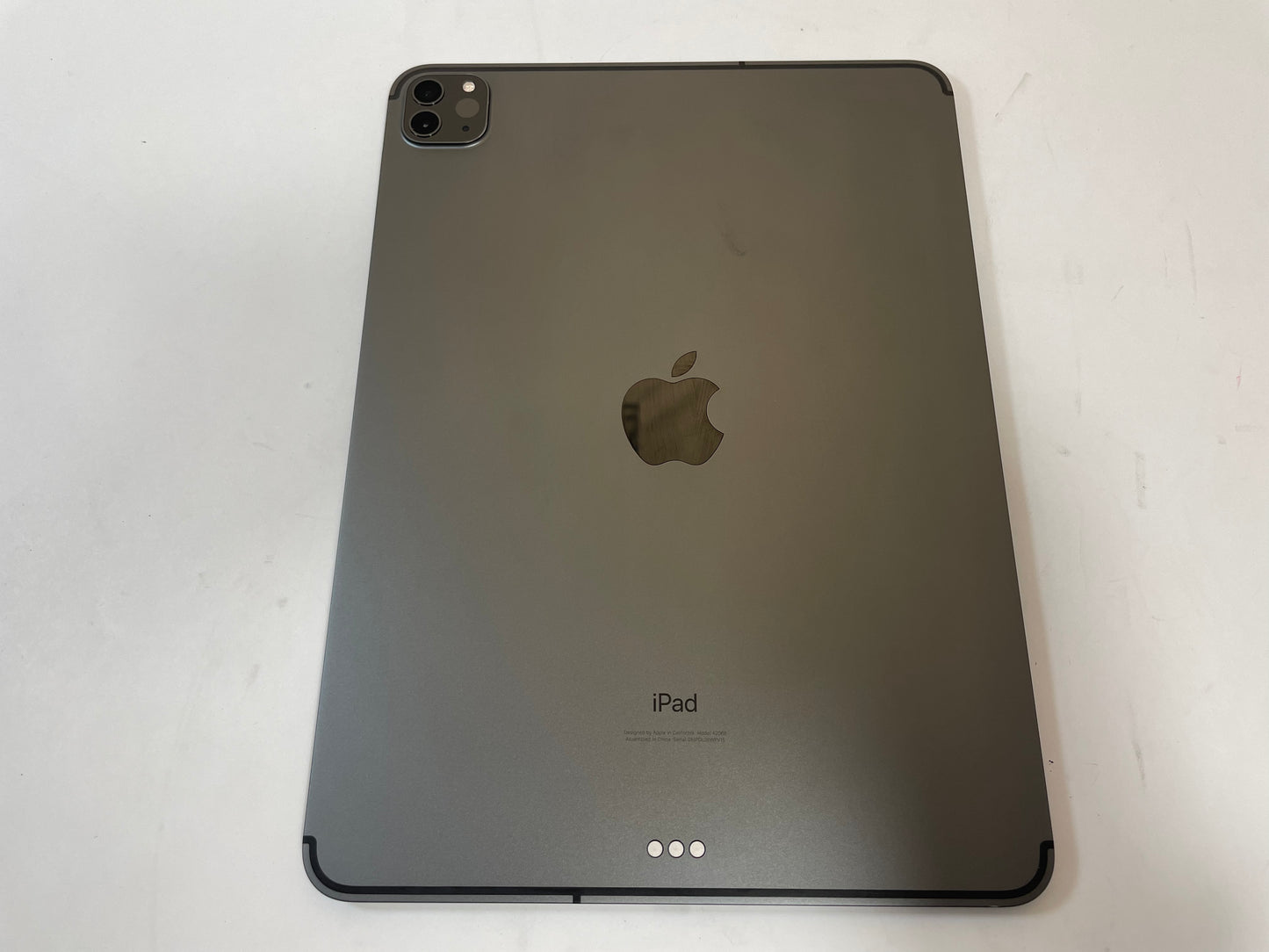 APPLE iPad Pro 11" 2nd Gen A2068 128 GB Space Gray Unlocked iOS
