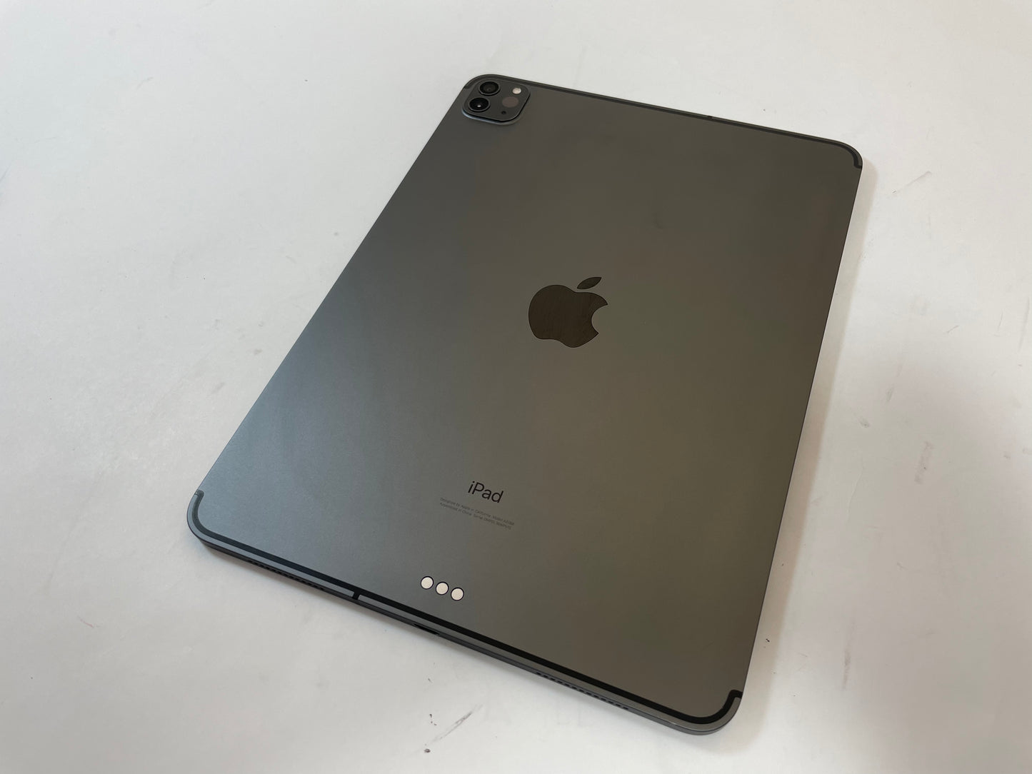 APPLE iPad Pro 11" 2nd Gen A2068 128 GB Space Gray Unlocked iOS