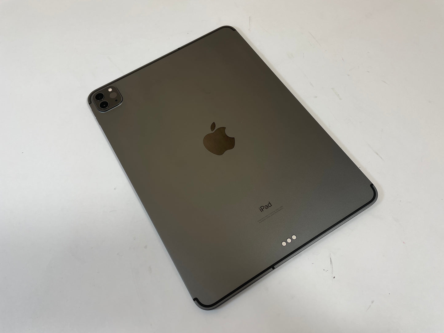 APPLE iPad Pro 11" 2nd Gen A2068 128 GB Space Gray Unlocked iOS