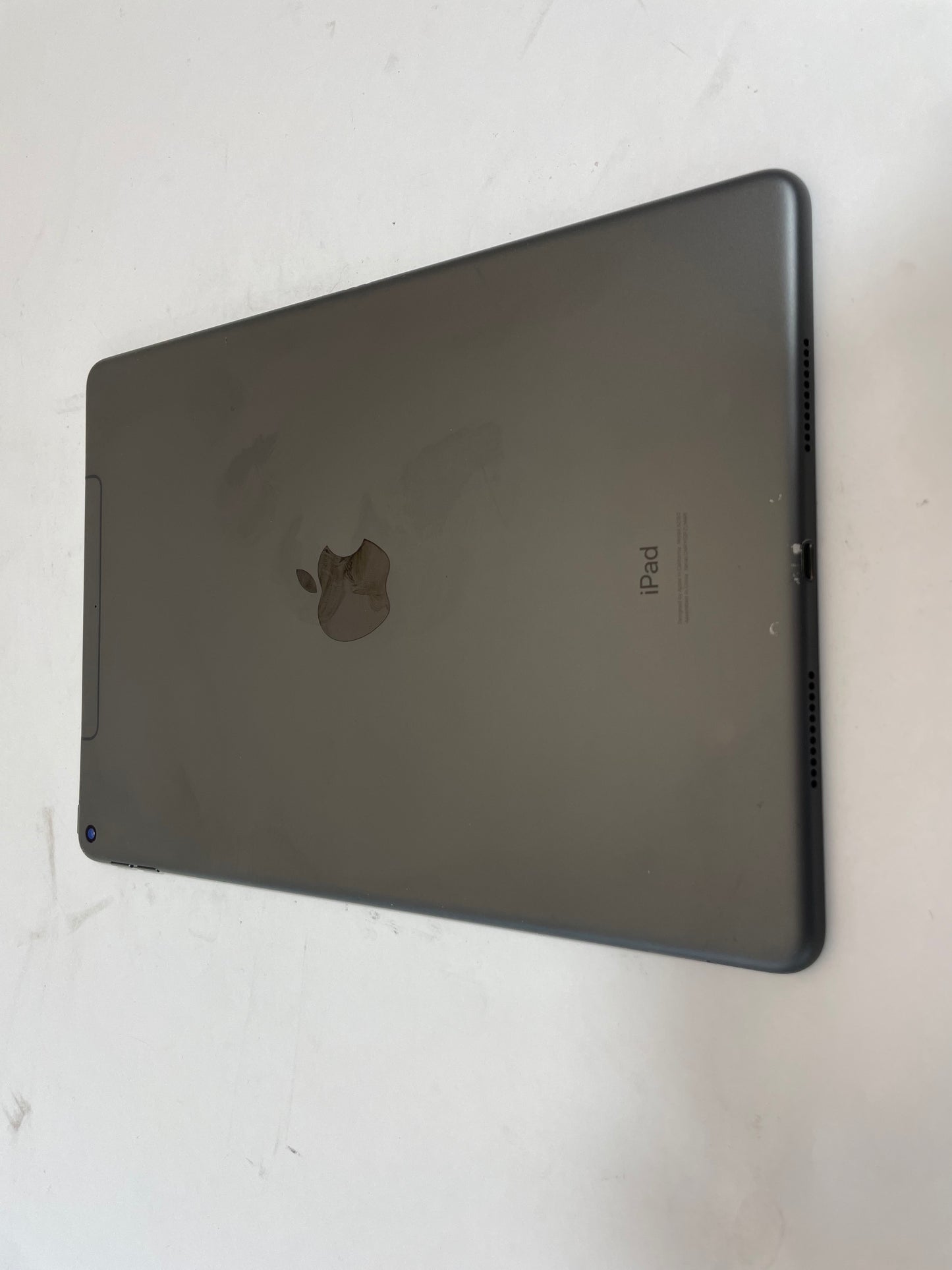 APPLE iPad Air 3rd Gen A2153 10.5" 64GB Unlocked Space Gray iOS