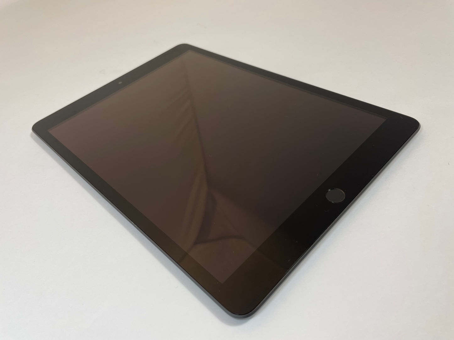 APPLE iPad 9th Gen A2603 10.2" 64GB Unlocked Black & Gray iOS