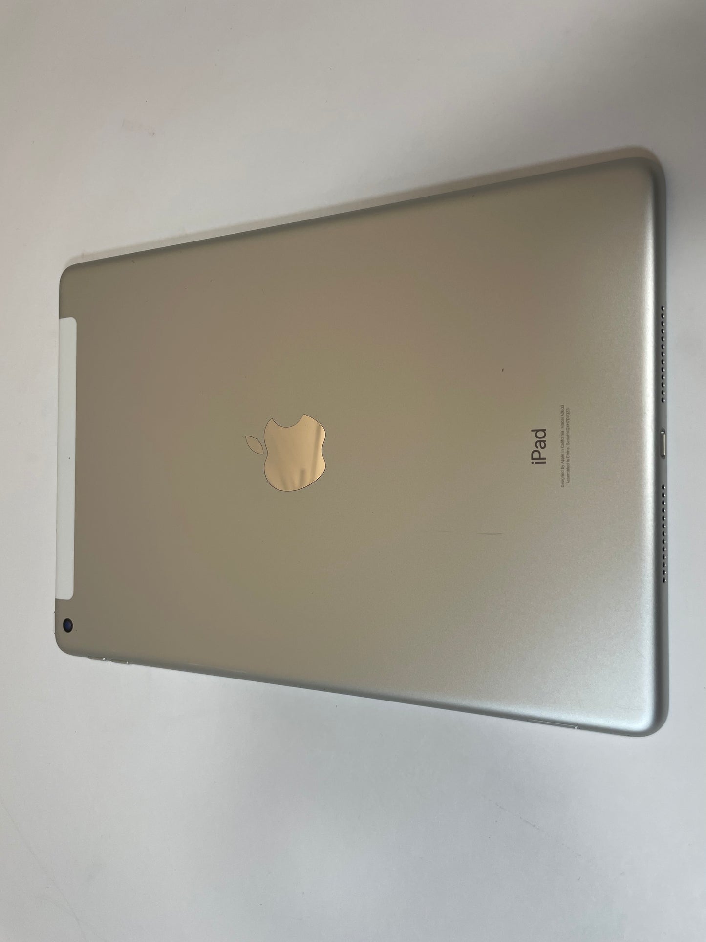 APPLE iPad 9th Gen A2603 10.2" 64GB Sliver & Black Unlocked iOS