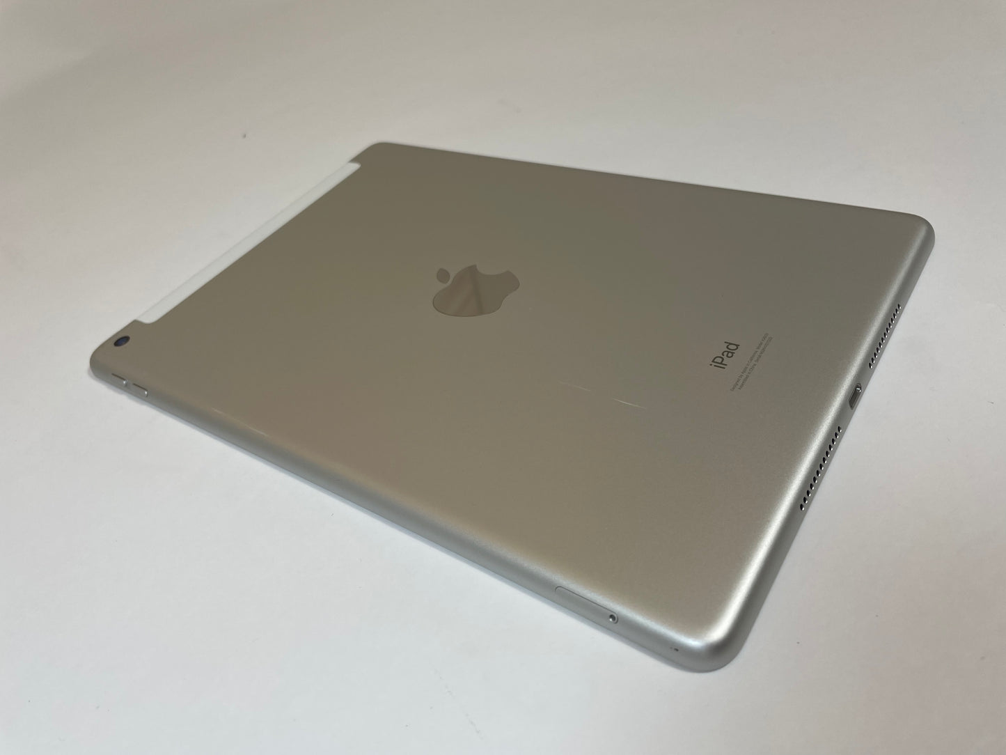 APPLE iPad 9th Gen A2603 10.2" 64GB Sliver & Black Unlocked iOS