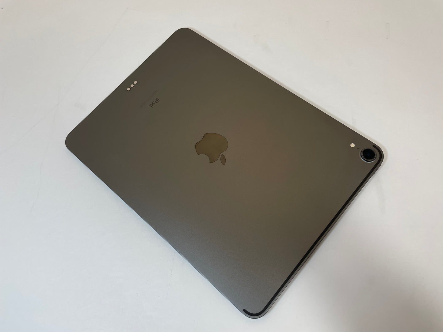 APPLE iPad Pro A1980 11" 256GB Black & Gray WiFi Only iOS