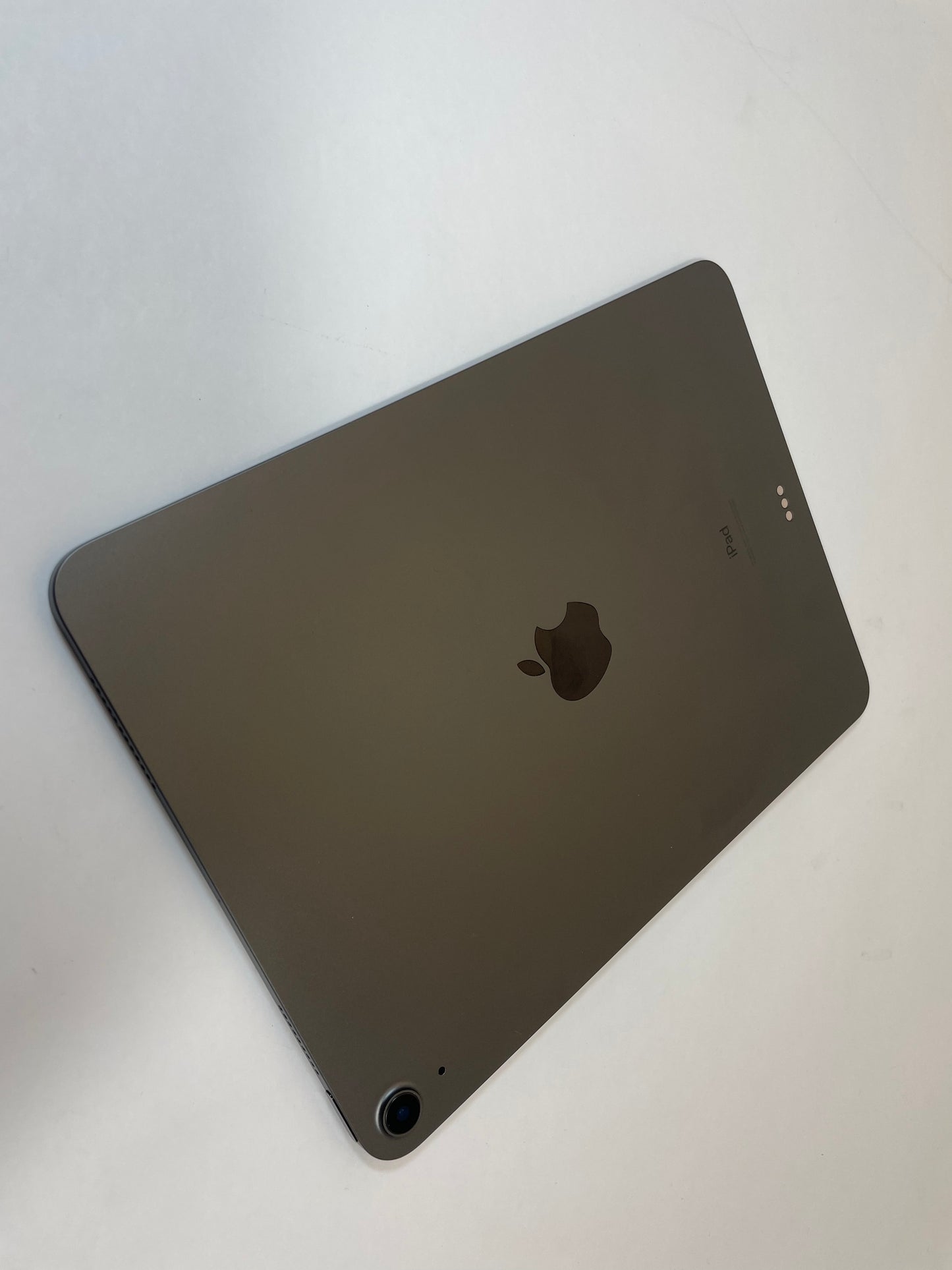 APPLE iPad Air 4th Gen A2316 10.9" 64GB Black & Gray WiFi Only iOS -Very Good