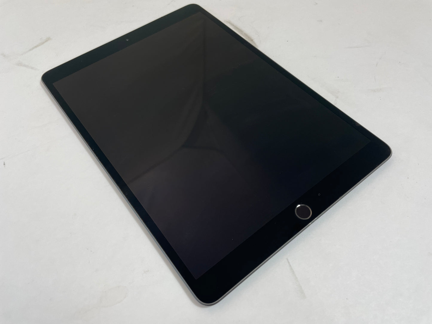 APPLE iPad Air 3rd Gen A2153 10.5" 64GB Unlocked Black & Gray iOS -Good