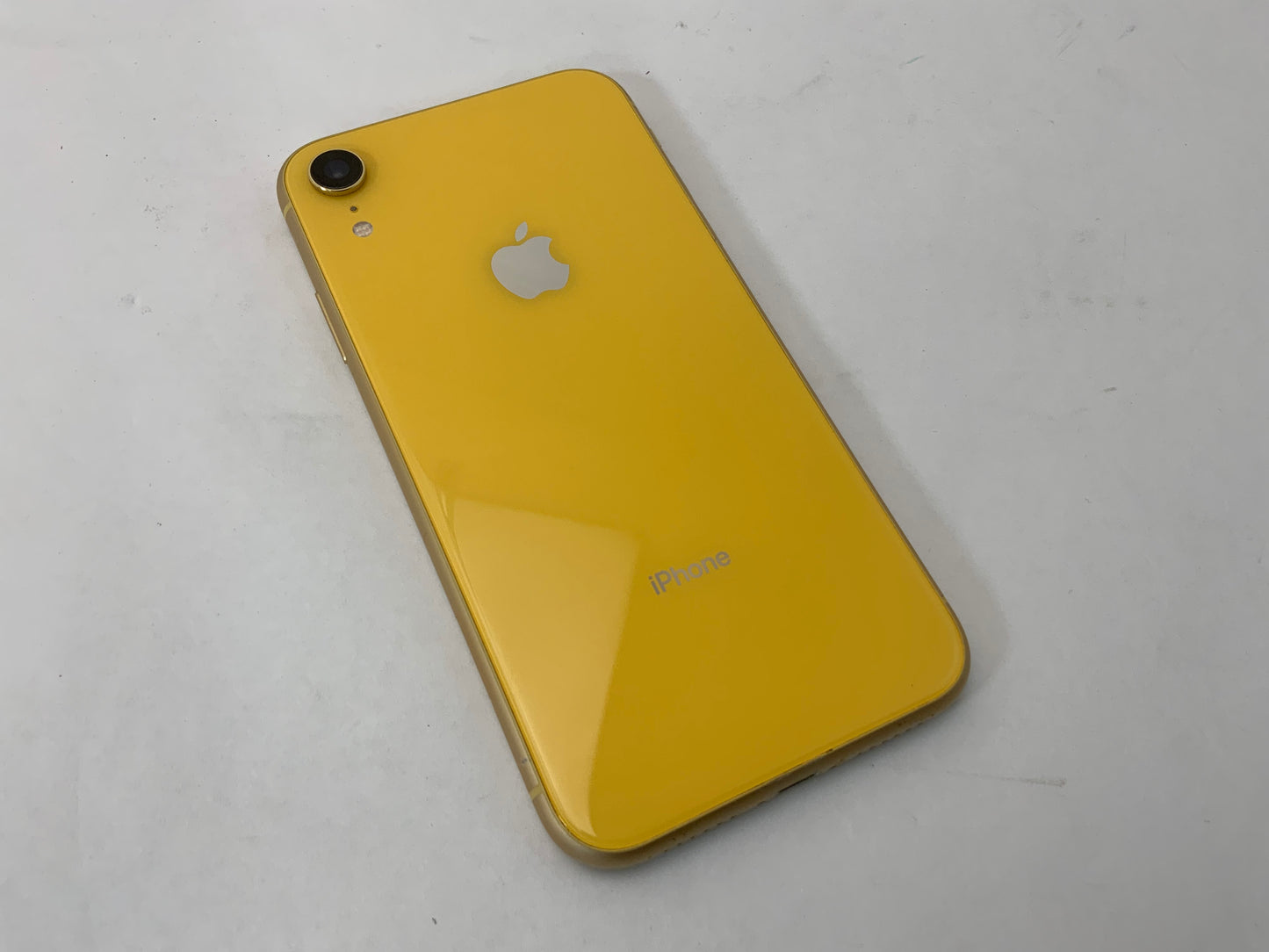 APPLE iPhone XR A1984 64GB Yellow AT&T iOS - Good