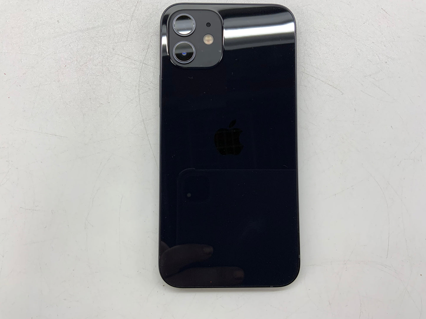 APPLE iPhone 12 A2172 128GB Verizon (Unlocked) Black iOS 18