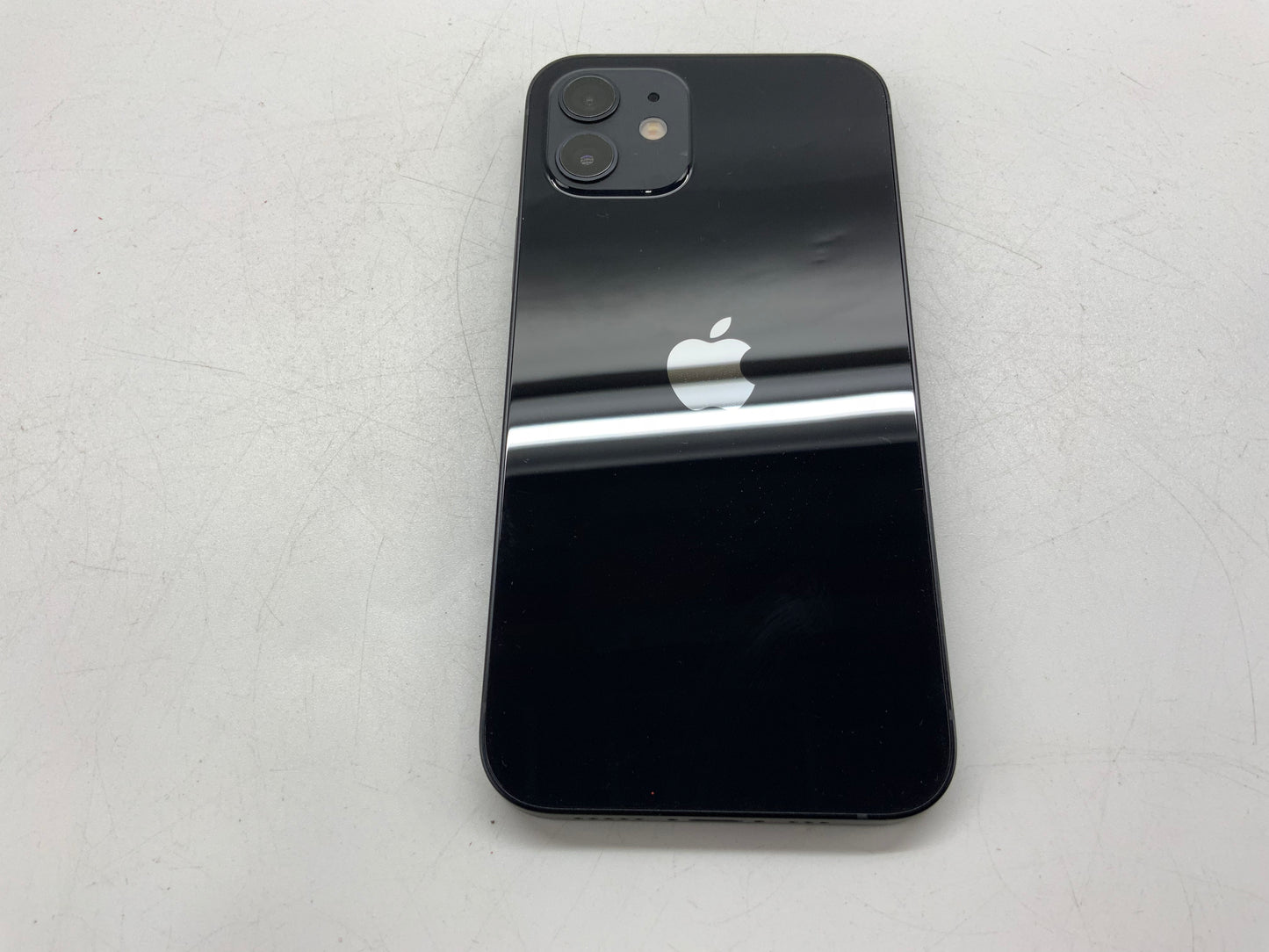 APPLE iPhone 12 A2172 128GB Verizon (Unlocked) Black iOS 18
