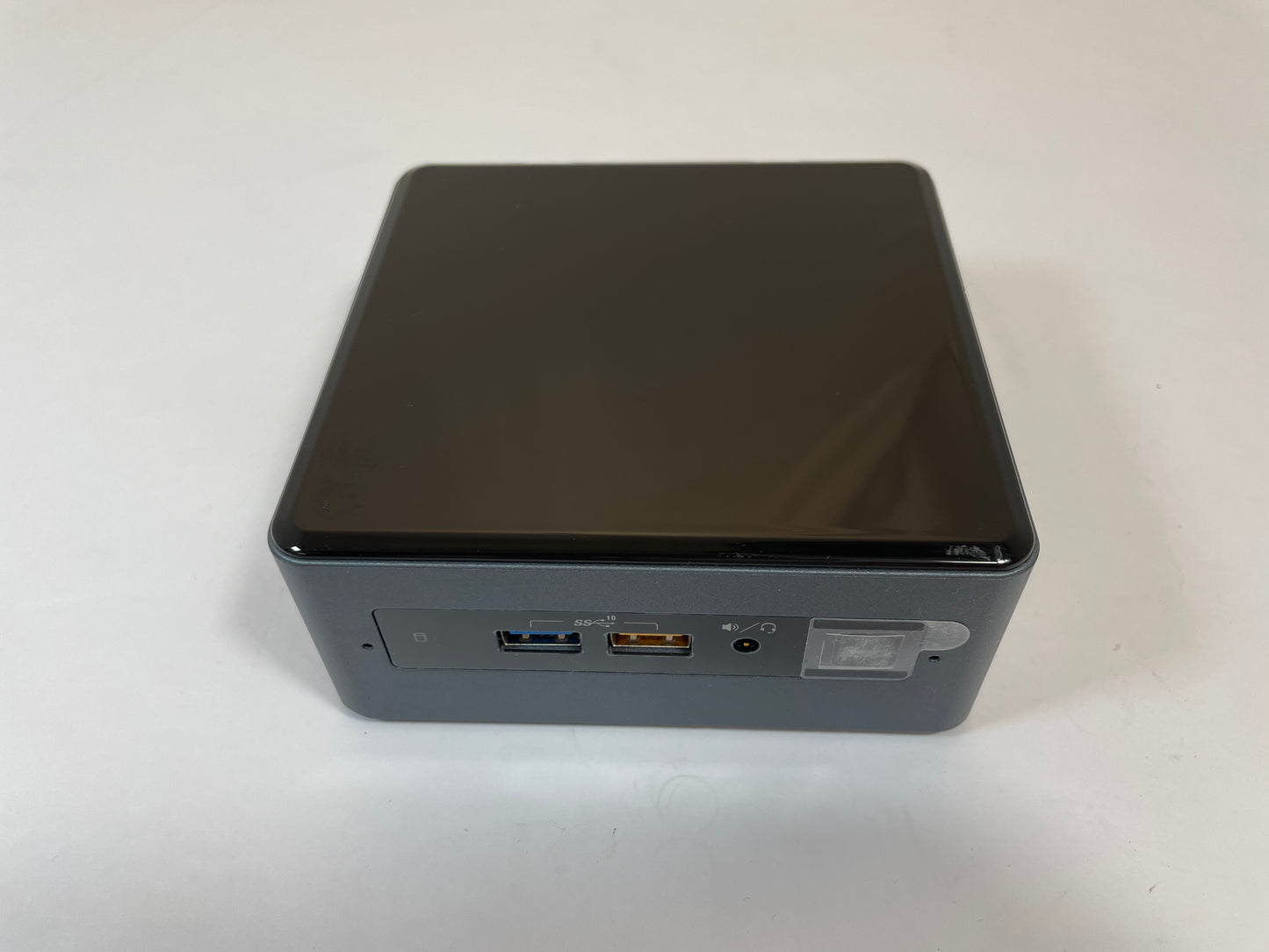 INTEL NUC8I3BEH Mini PC Core i3 8109U 250GB 4GB RAM -NO AC or OS Included