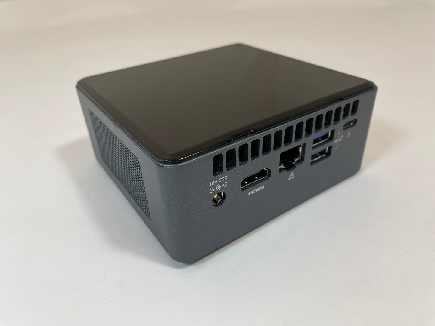 INTEL NUC8I3BEH Mini PC Core i3 8109U 250GB 4GB RAM -NO AC or OS Included