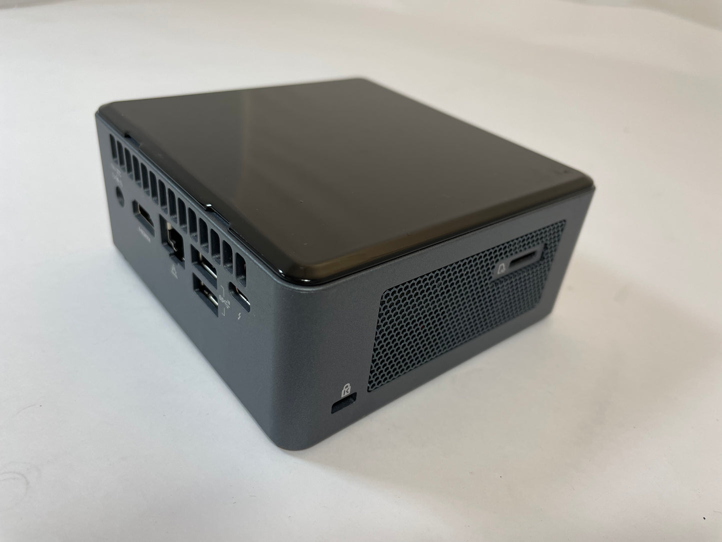 INTEL NUC8I3BEH Mini PC Core i3 8109U 250GB 4GB RAM -NO AC or OS Included