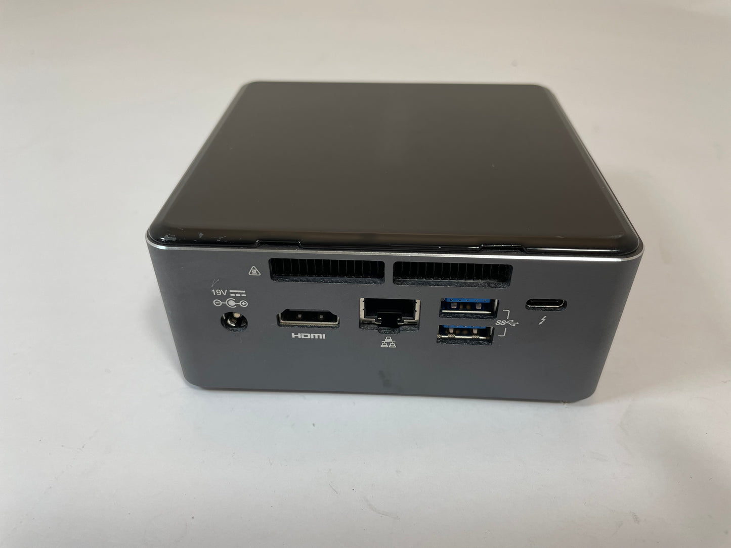 INTEL NUC7I7BNB Mini PC Core i7 7567U 250GB 8GB RAM -NO AC or OS Included