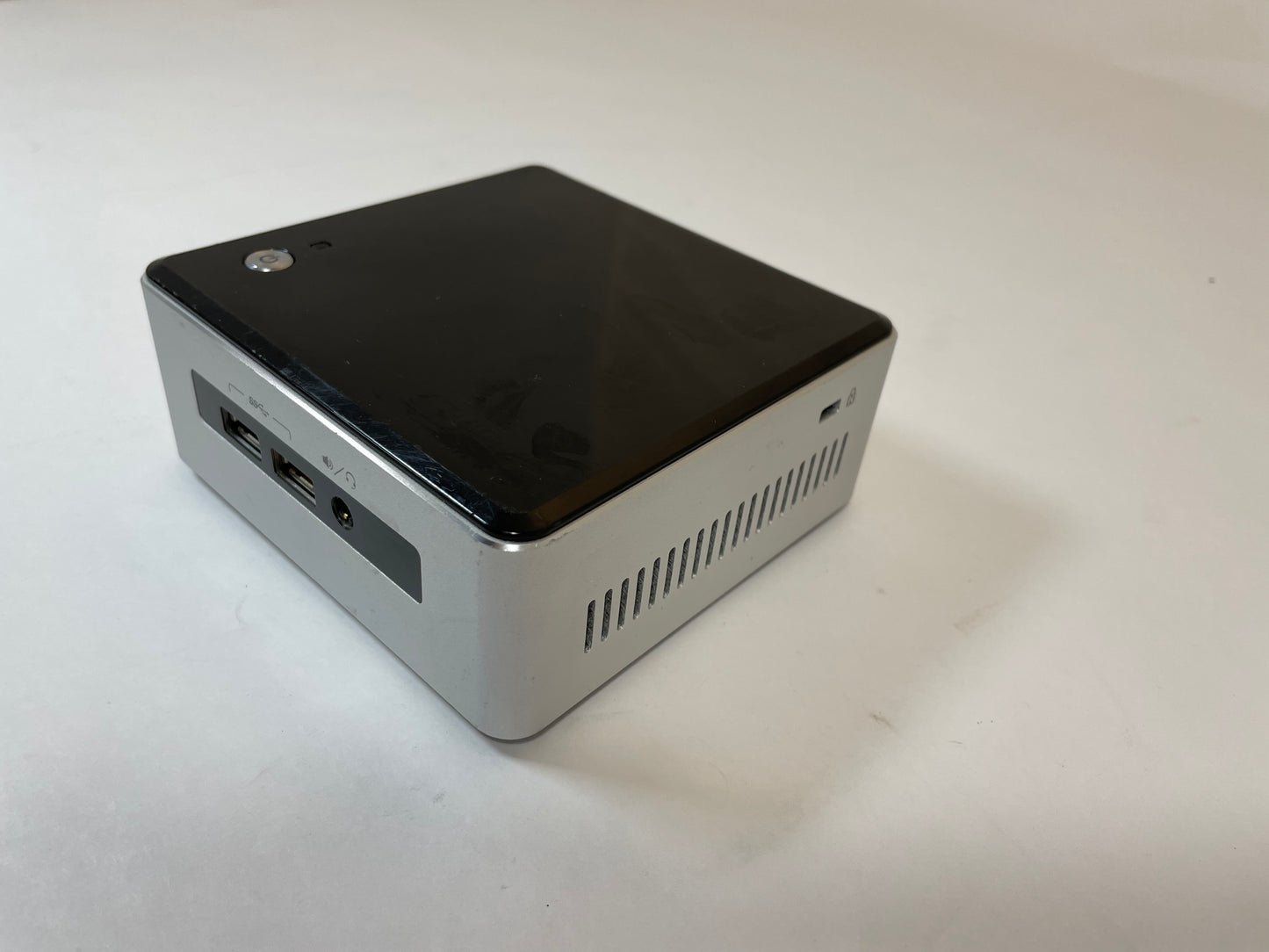 INTEL NUC5I7RYH Mini PC Core i7 5557U 128GB 8GB RAM -NO AC or OS Included