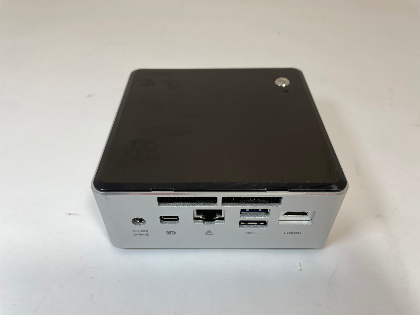 INTEL NUC5I7RYH Mini PC Core i7 5557U 128GB 8GB RAM -NO AC or OS Included