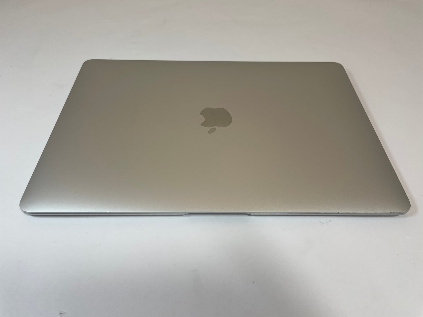 APPLE MacBook Air A2337 2020 M1 128GB 8GB Silver Sonoma -Good