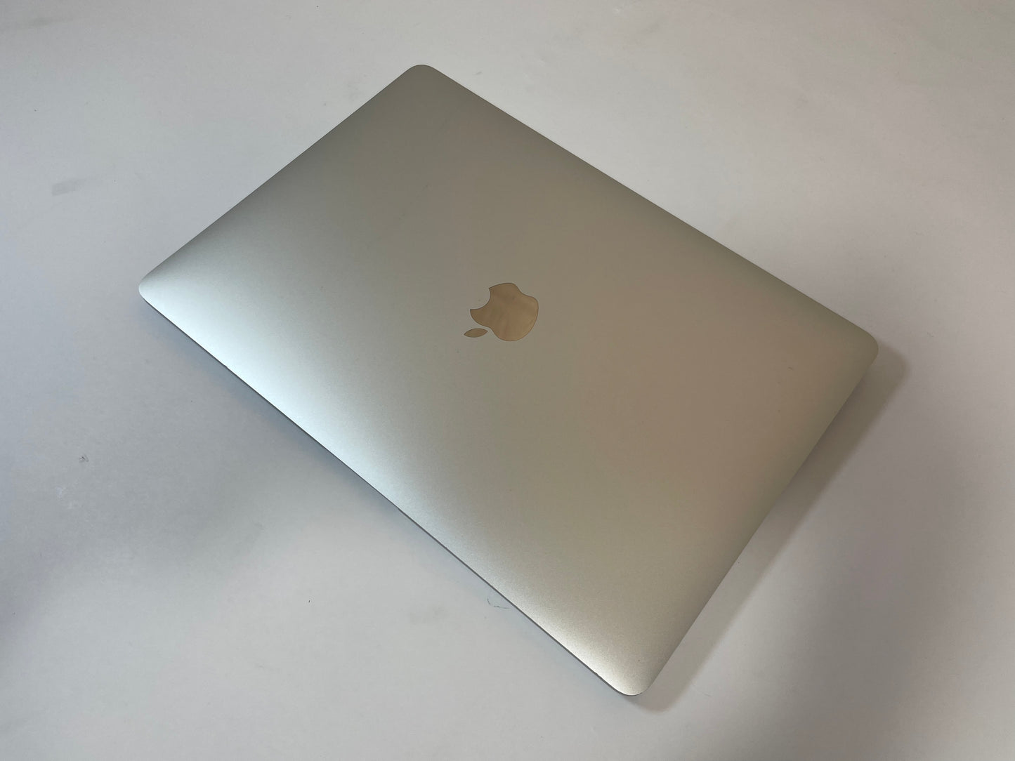 APPLE MacBook Air A2337 2020 M1 128GB 8GB Silver Sonoma -Good