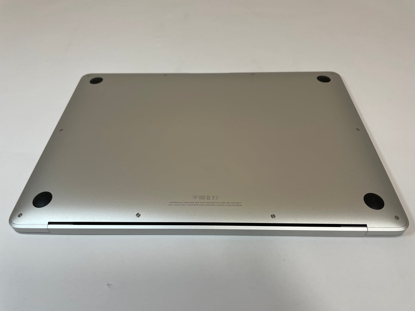 APPLE MacBook Air A2337 2020 M1 128GB 8GB Silver Sonoma -Good