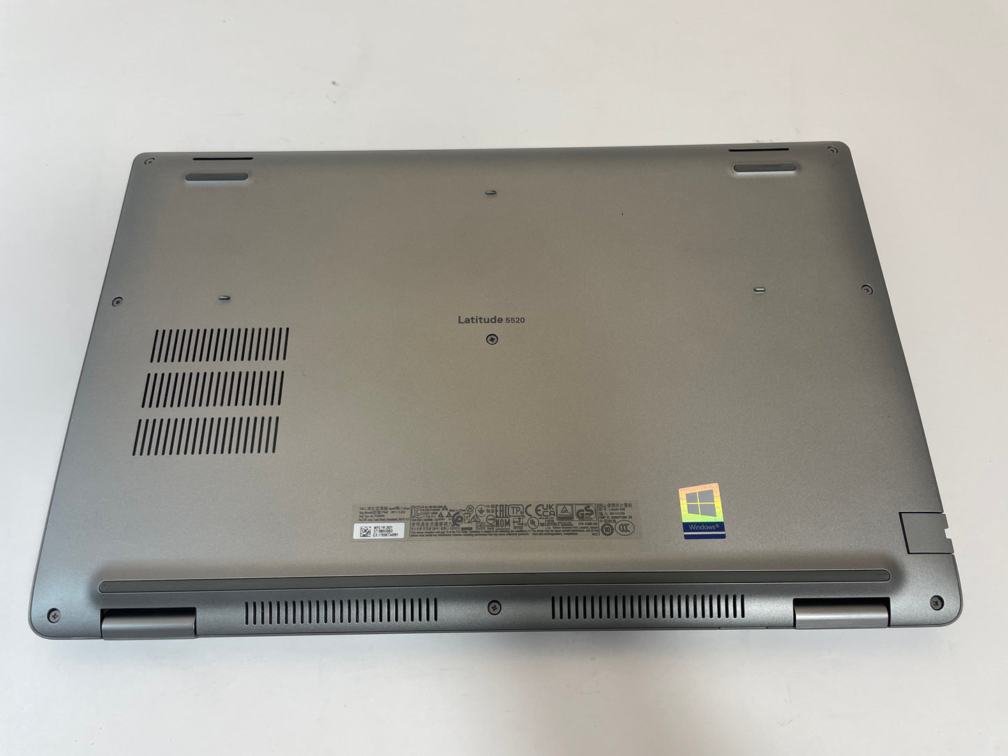 DELL LATITUDE 5520 15.6" Laptop Core i7 1185G7 1TB 32GB Windows 11 -See Pictures