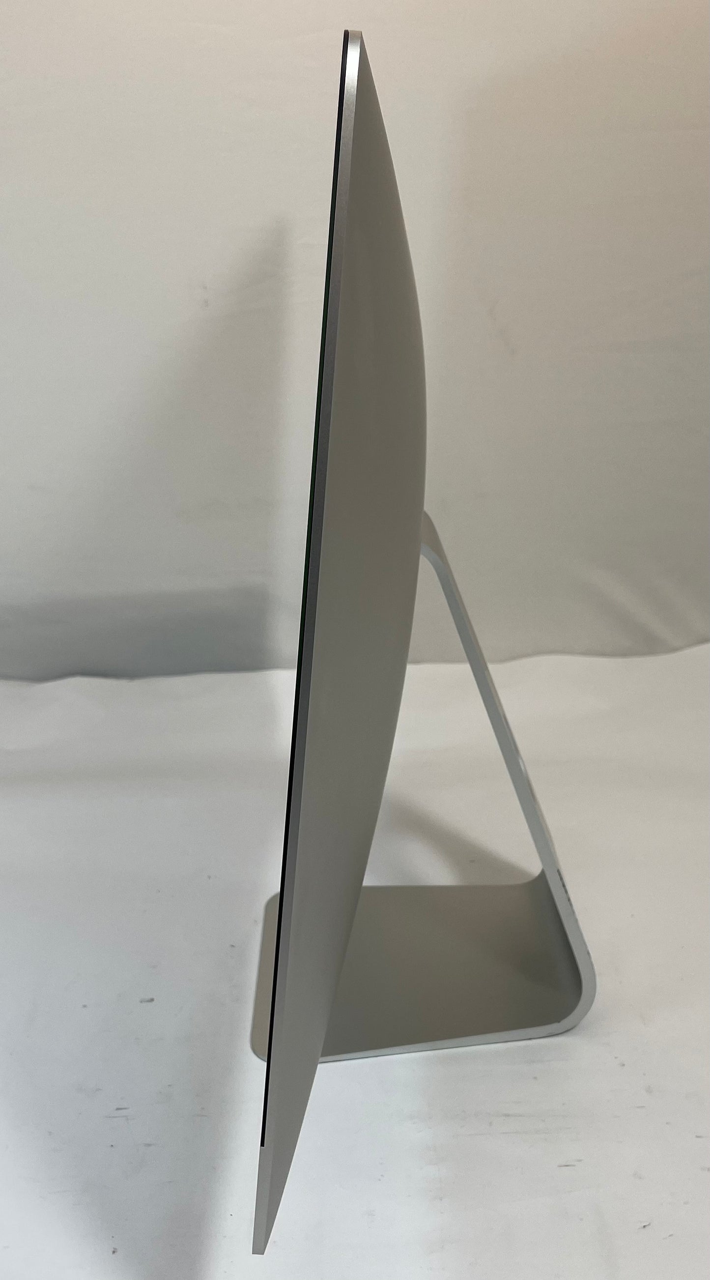 APPLE iMac A2115 2019 27" Core i5-8600 1TB 16GB Silver Sonoma -Very Good