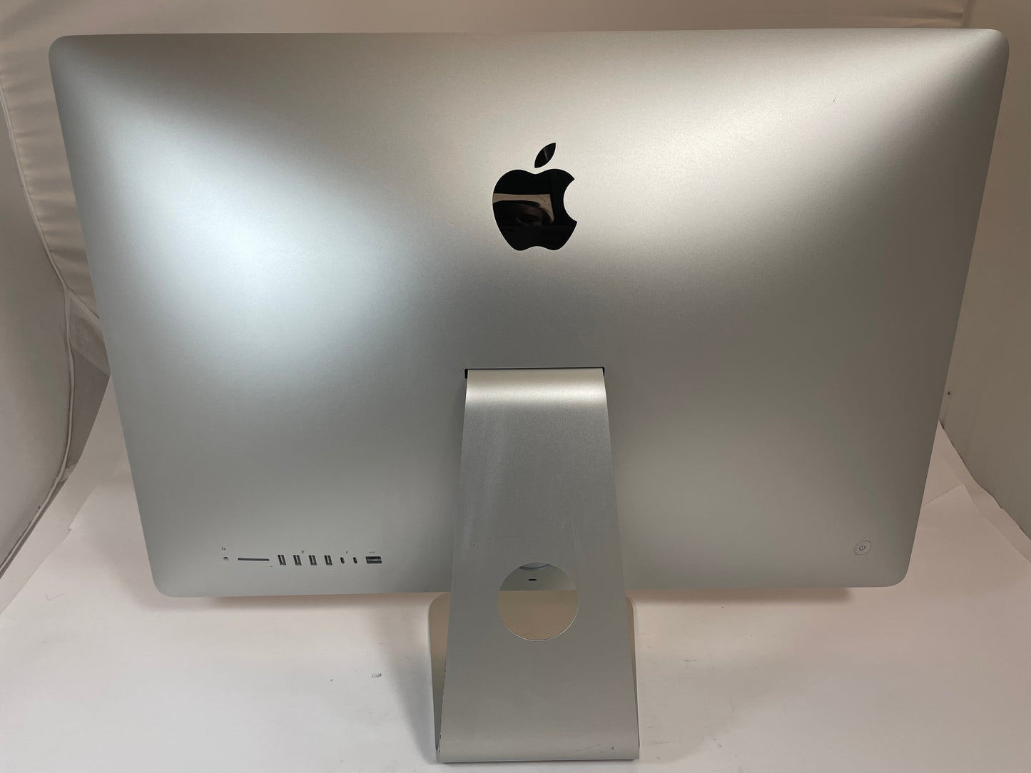 APPLE iMac A2115 2019 27" Core i5-8600 1TB 16GB Silver Sonoma -Very Good