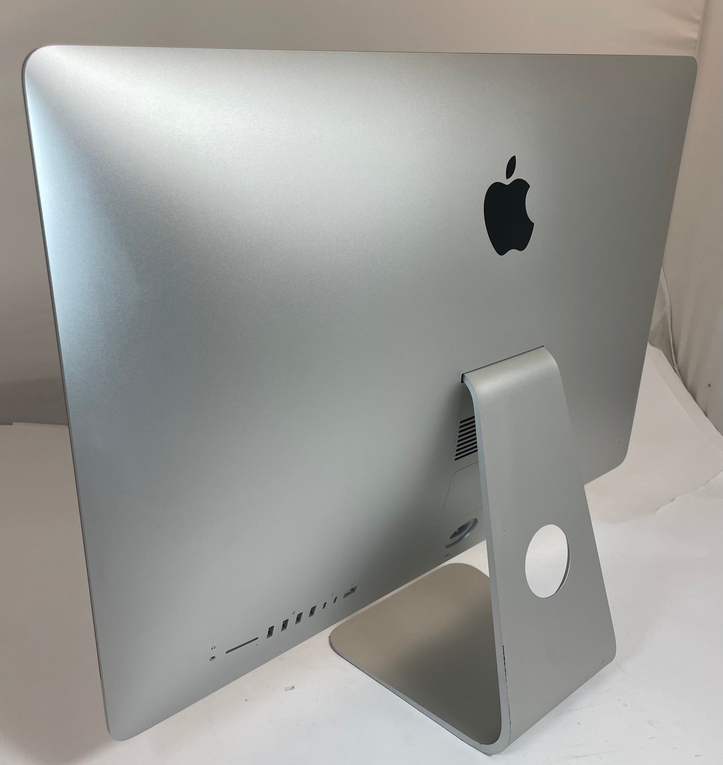 APPLE iMac A2115 2019 27" Core i5-8600 1TB 16GB Silver Sonoma -Very Good