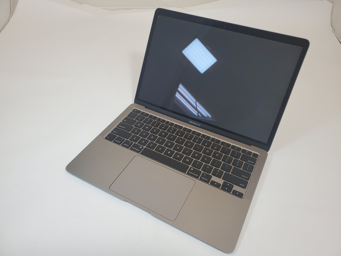 APPLE MacBook Air A2179 2020 13" Core i3 1000NG4 256GB 8GB Gray Sequoia -Good