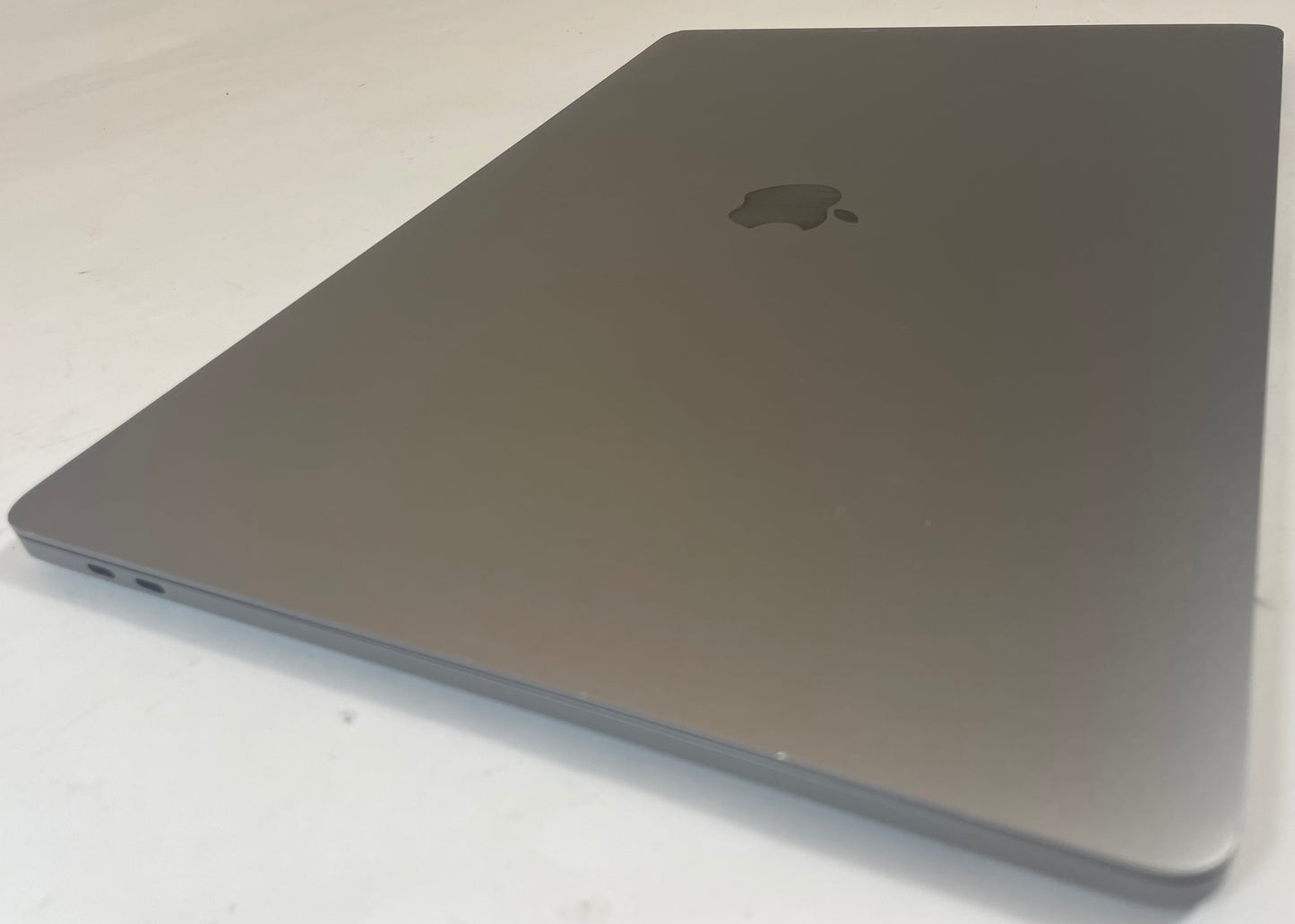 APPLE MacBook Pro A2141 2019 16" Core i7 9750H 512GB 16GB SSD Gray Sequoia