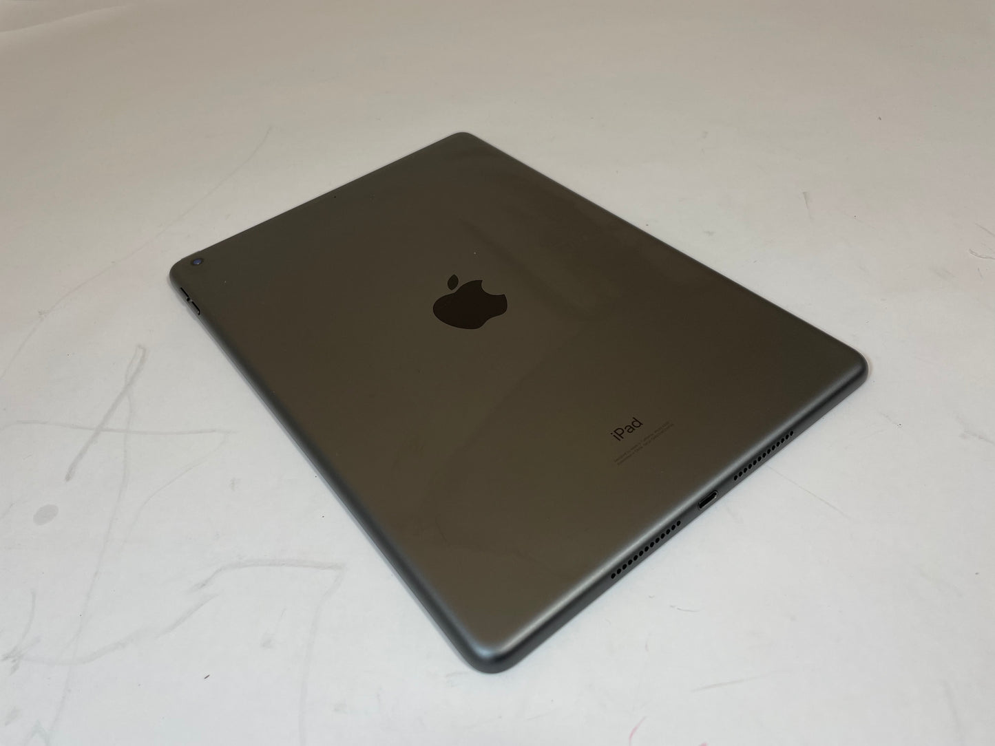 Apple iPad 7th Gen A2197 Tablet 10.2" 32GB Wi-Fi Only iOS 15 -Very Good