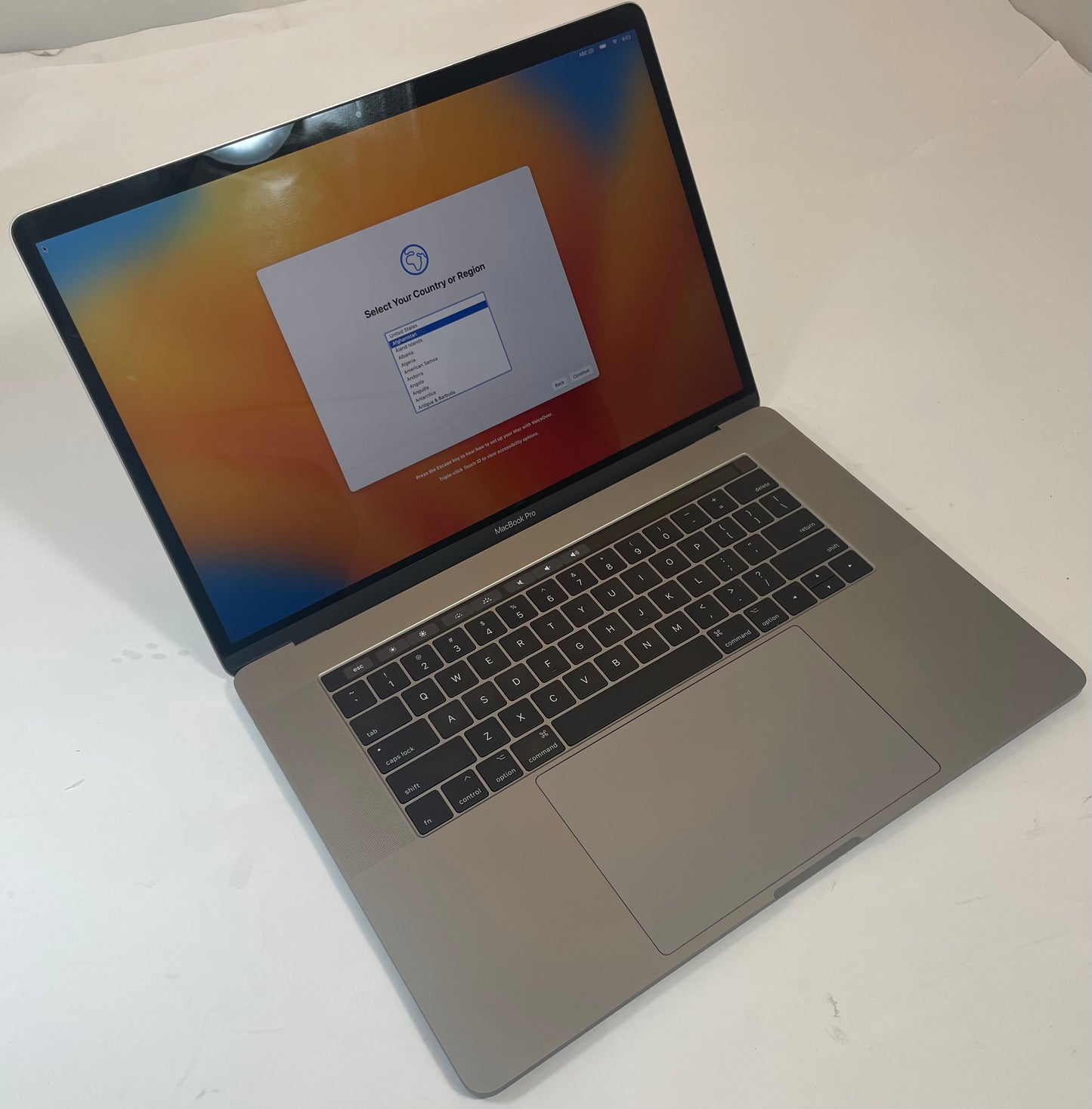 APPLE MacBook Pro A1707 2017 15" Core i7 7820HQ 500GB 16GB NVMe Gray Ventura