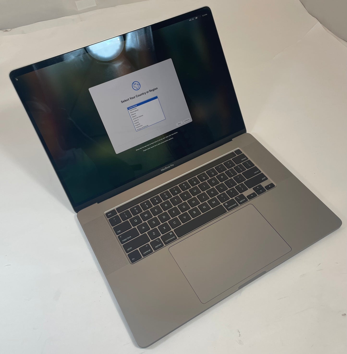 APPLE MacBook Pro A2141 2019 16" Core i7 9750H 1TB 16GB NVMe Gray Sequoia