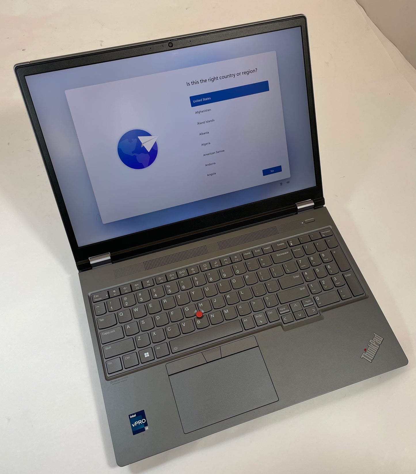 LENOVO THINKPAD P16 GEN 2 16" i9-13950HX 256GB 32GB Gray NVMe WIN11 -Very Good