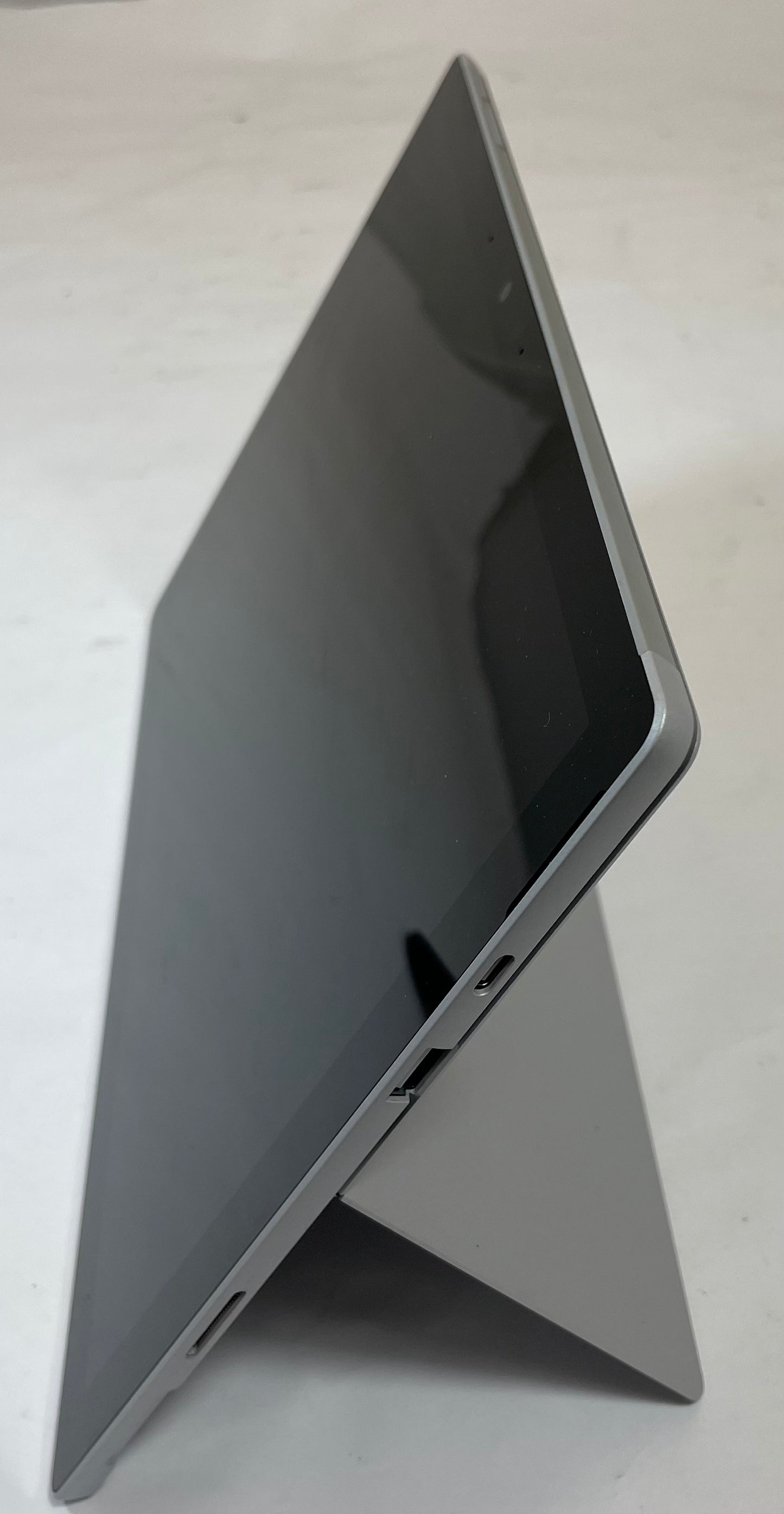 MICROSOFT SURFACE PRO 7 i5 1035G4 256GB 8GB NVMe Windows 11 - Good - No Keyboard