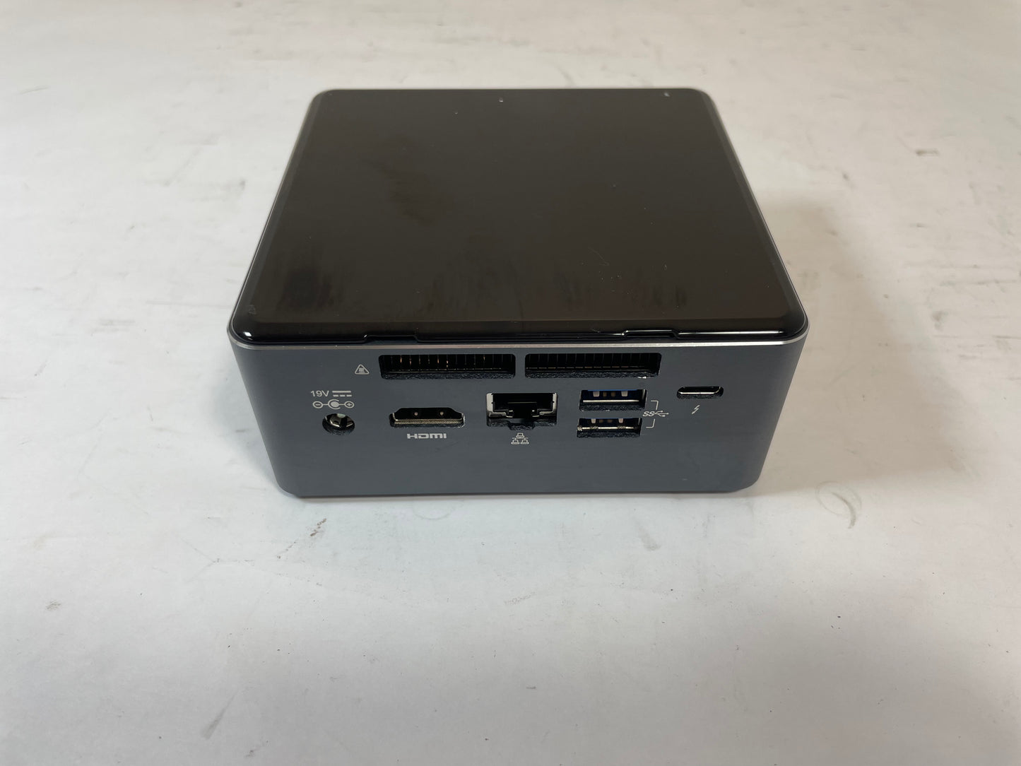 INTEL NUC7I7BNH UCFF Core i7 7567U 250GB 8GB -NO AC or OS Included?