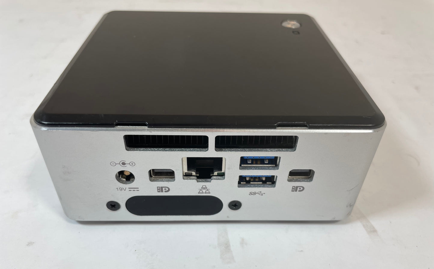 INTEL NUC5i5MYBE UCFF Core i5 5300U 320GB 8GB -NO OS or AC Included