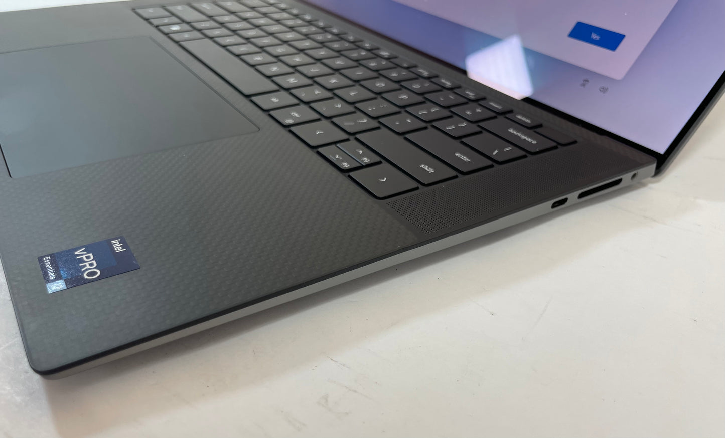 DELL PRECISION 5570 15" Touch Laptop Core i7 12700H 512GB 32GB WIN11P -Very Good