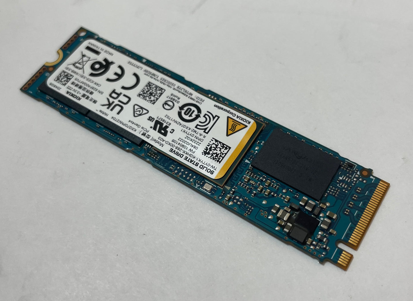 KIOXIA KXG70PNV2T04 2TB NVMe Internal SSD -Excellent