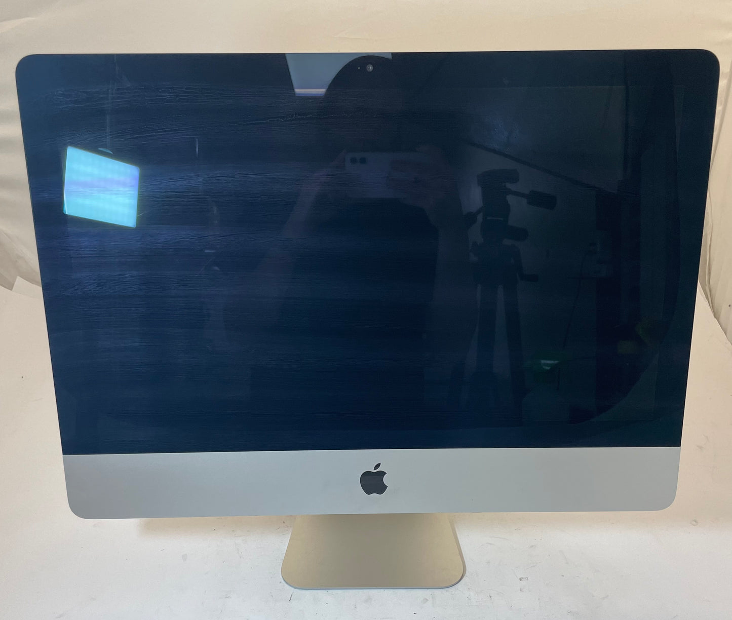 APPLE iMac A2116 2019 21.5" Core i5 8500 16GB 1TB HDD Silver Sequoia -Good