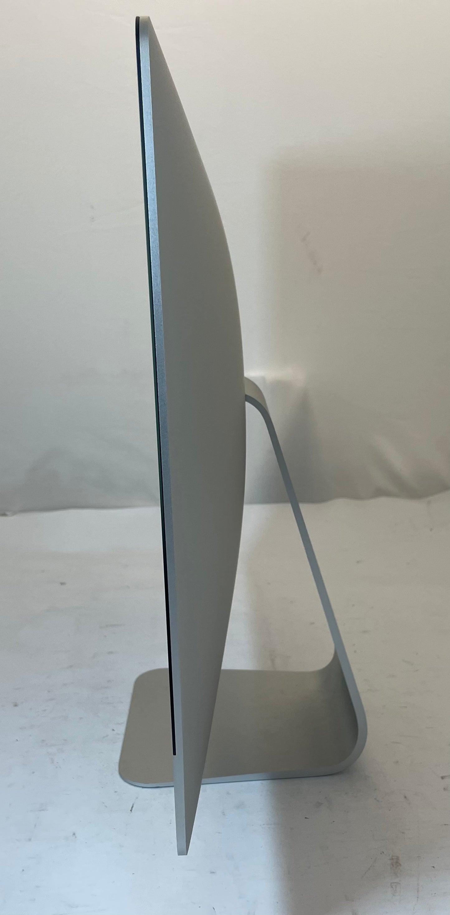 APPLE iMac A2116 2019 21.5" Core i5 8500 16GB 1TB HDD Silver Sequoia -Good