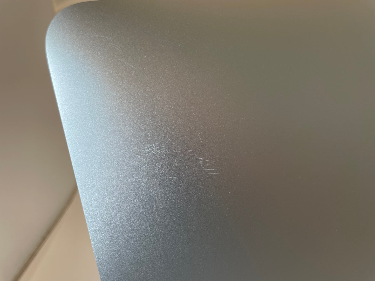 APPLE iMac A2116 2019 21.5" Core i5 8500 16GB 1TB HDD Silver Sequoia -Good