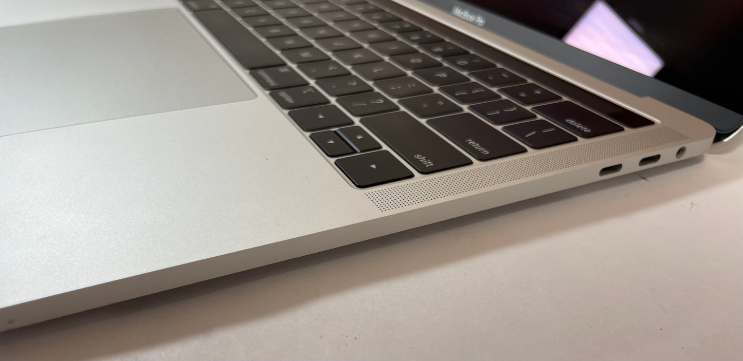 APPLE MacBook Pro A1989 2019 13" Core i5 8279U 16GB 512GB SSD Silver Sequoia
