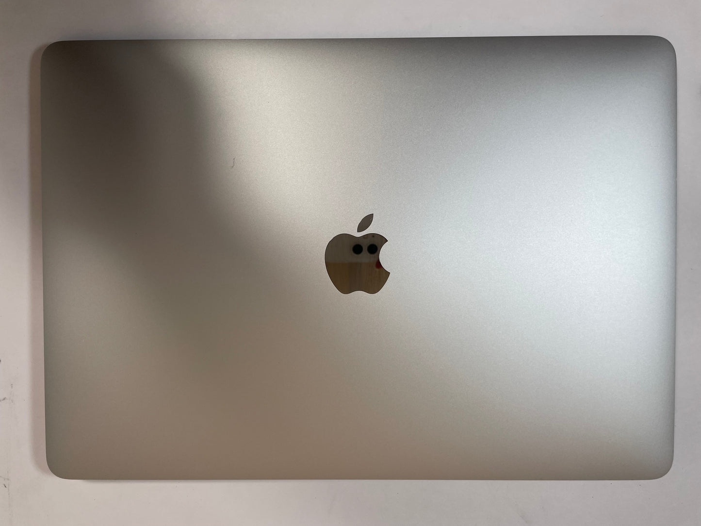 APPLE MacBook Air A2179 2020 13" i7 1060NG7 16GB 512GB Silver Sequoia -Very Good