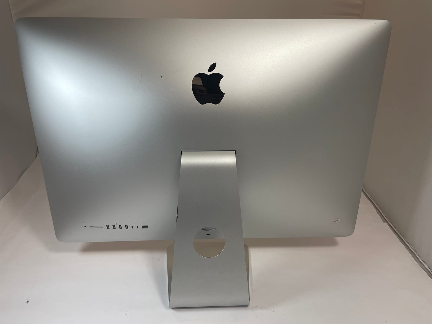 APPLE iMac A2115 2019 27" Intel Core i9 9900K 32GB 512GB SSD Silver Sequoia