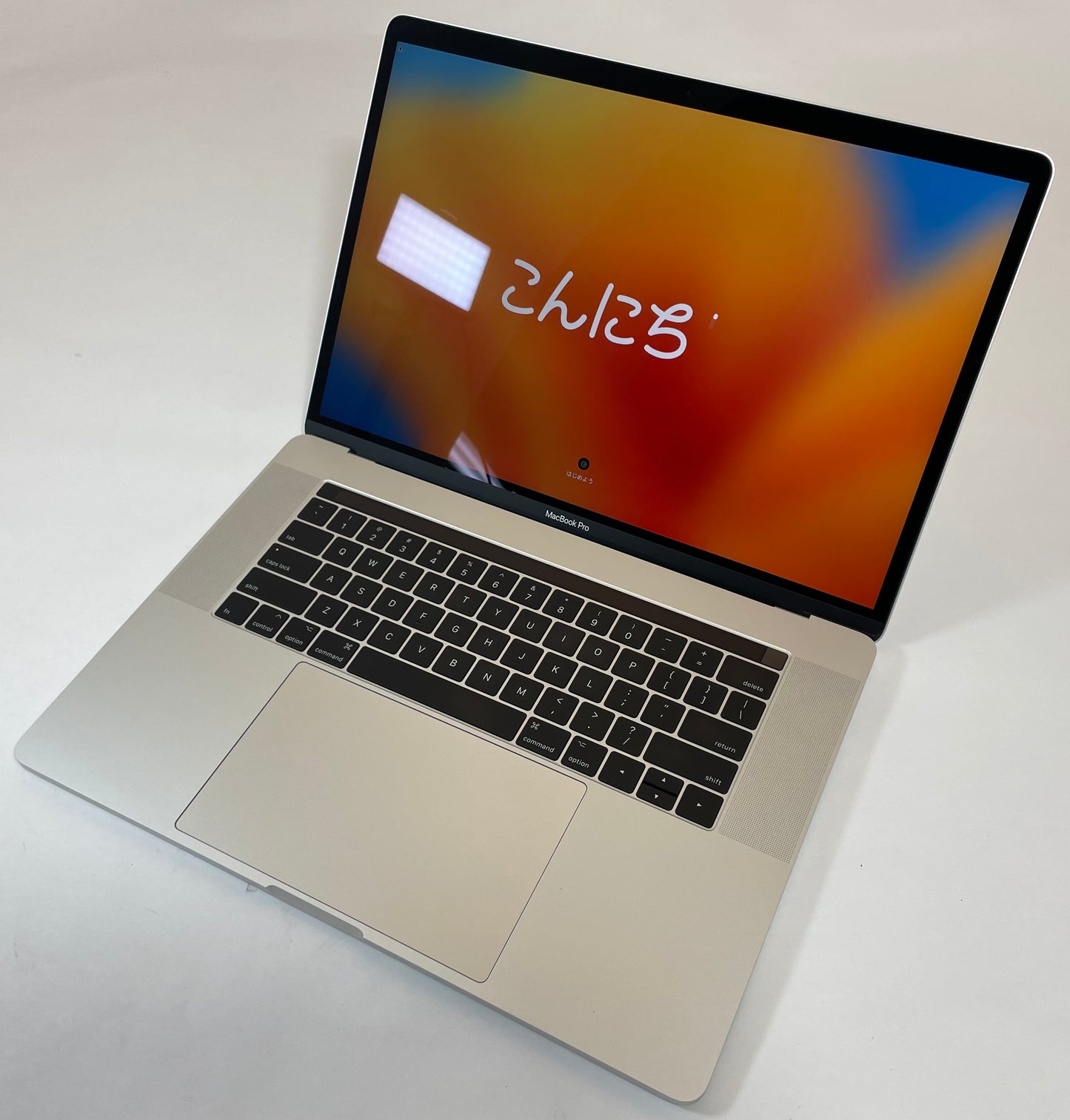 APPLE MacBook Pro A1707 2017 15" i7 7920HQ 16GB 512GB SSD Silver Ventura -Very Good