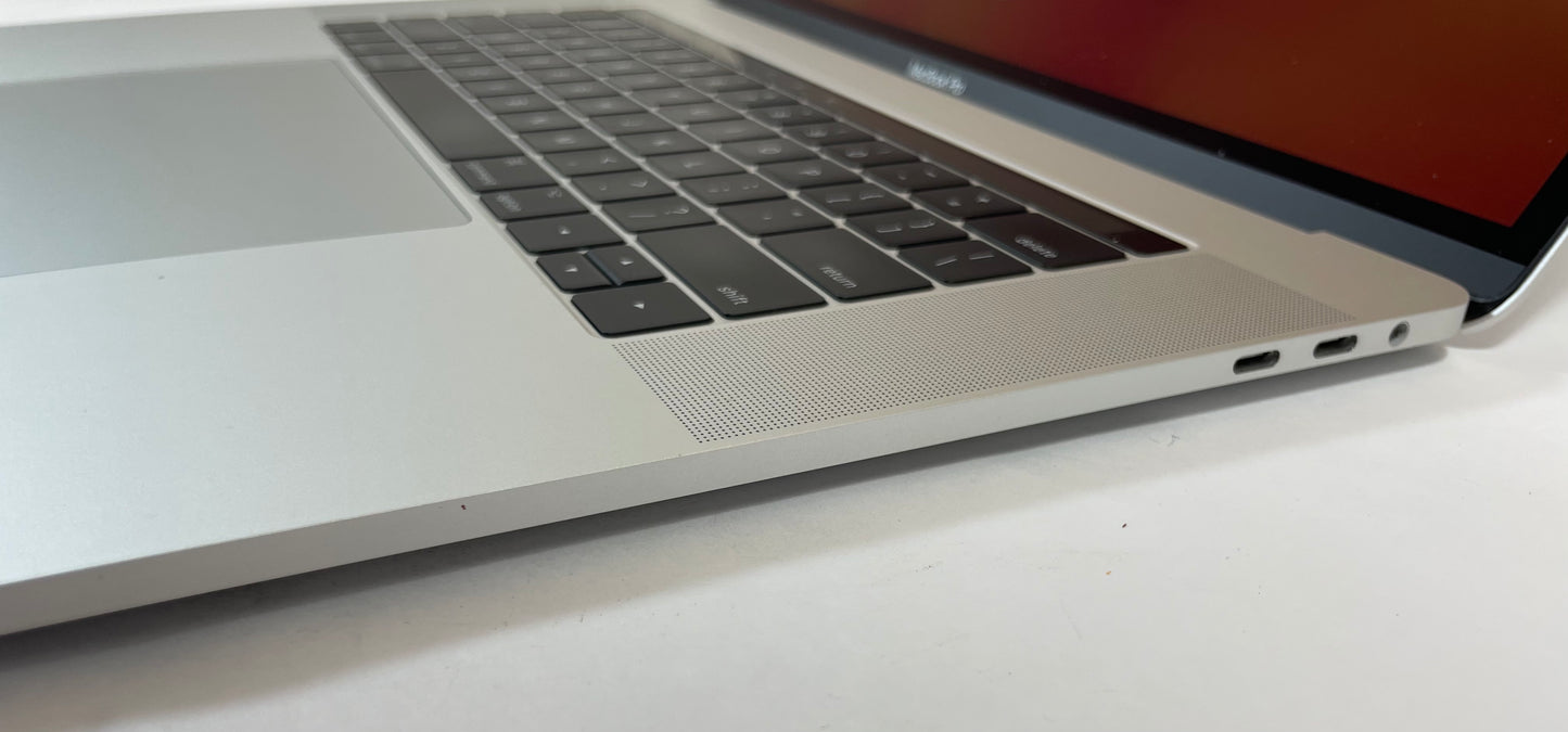 APPLE MacBook Pro A1707 2017 15" i7 7920HQ 16GB 512GB SSD Silver Ventura -Very Good
