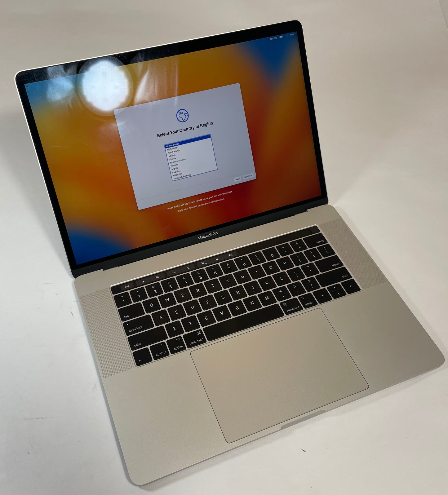 APPLE MacBook Pro A1707 2017 15" i7 7920HQ 16GB 512GB SSD Silver Ventura -Good